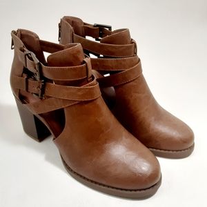 Soda Womens Scribe Tan Ankle Bootie with Wide Heel